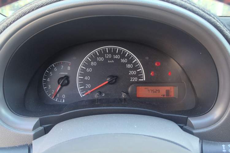 Used Nissan Sunny 2015 1.5XE Manual Comfort Edition Instrument Cluster