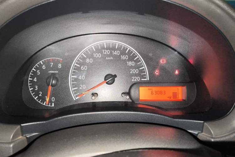 Used Nissan Sunny 2015 1.5XE Manual Master Edition Instrument Cluster