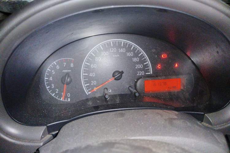 Used Nissan Sunny 2015 1.5XE Manual Comfort Edition Instrument Cluster