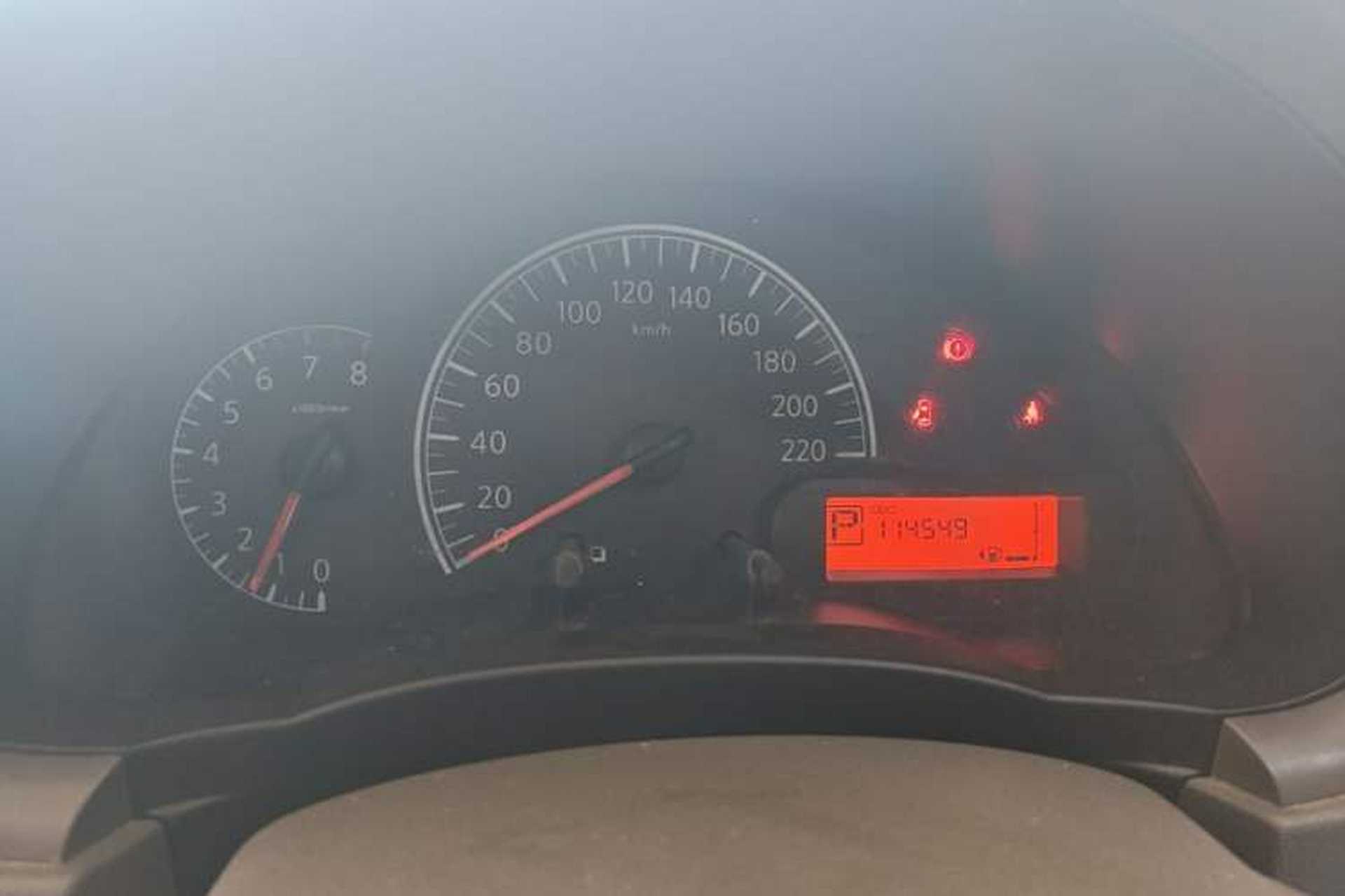 Used Nissan Sunny 2015 1.5XE CVT Master Edition Instrument Cluster