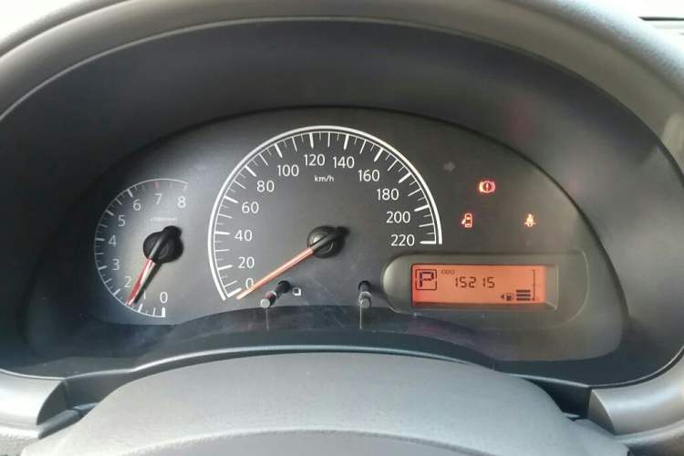 Used Nissan Sunny 2015 1.5XE CVT Comfort Edition Instrument Cluster