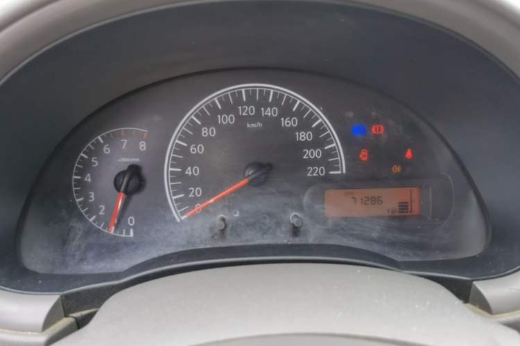 Used Nissan Sunny 2015 1.5XE Manual Comfort Edition Instrument Cluster