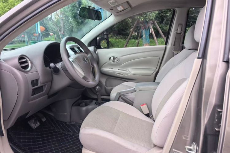 Used Nissan Sunny 2015 1.5XE CVT Comfort Edition Interior 2
