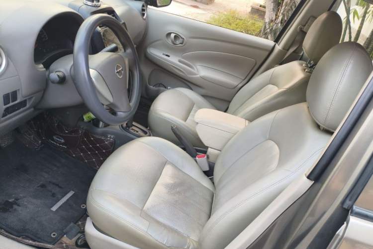 Used Nissan Sunny 2015 1.5XE CVT Comfort Edition Interior 3