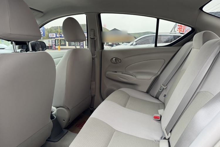 Used Nissan Sunny 2015 1.5XE CVT Comfort Edition Interior 3