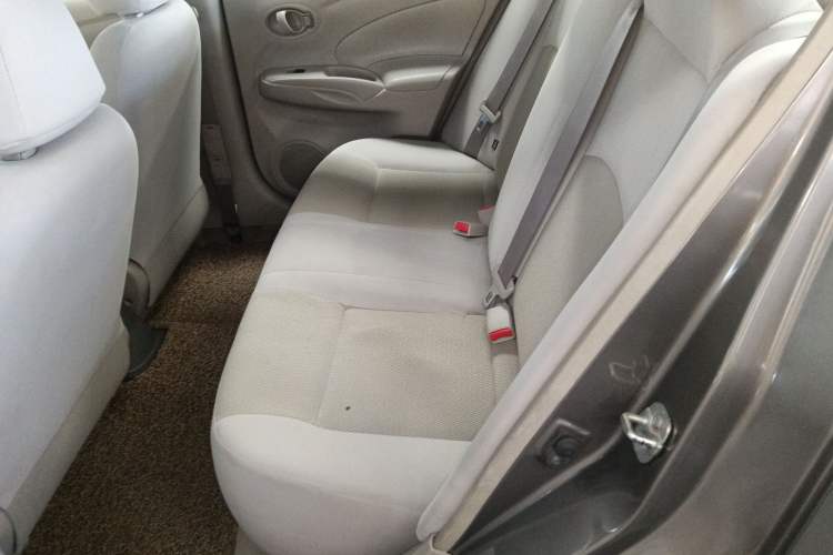 Used Nissan Sunny 2015 1.5XE CVT Comfort Edition Interior 4