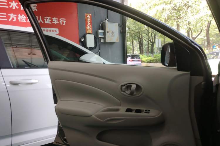 Used Nissan Sunny 2015 1.5XE CVT Elite Edition Left Front Door Interior