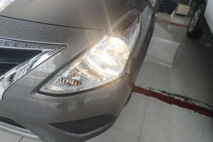 Used Nissan Sunny 2015 1.5XE CVT Comfort Edition Left Front Headlight
