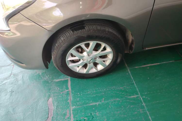 Used Nissan Sunny 2015 1.5XE CVT Elite Edition Left Front Wheel Hub