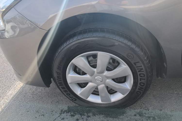 Used Nissan Sunny 2015 1.5XE Manual Comfort Edition Left Front Wheel Hub