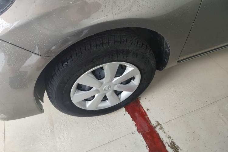 Used Nissan Sunny 2015 1.5XE CVT Comfort Edition Left Front Wheel Hub