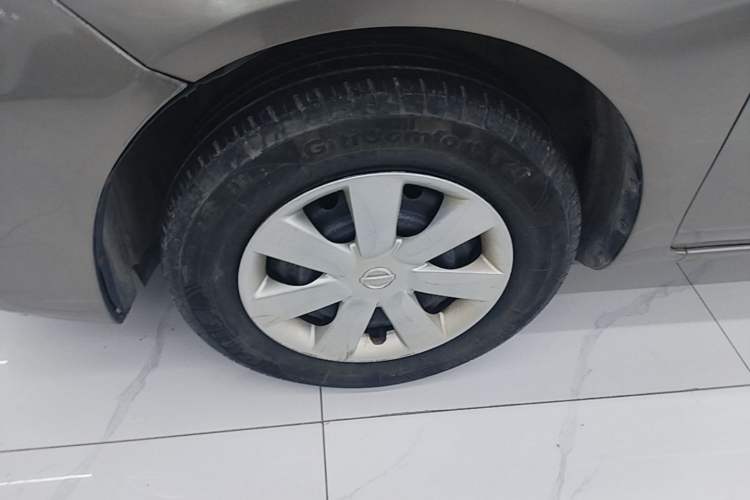 Used Nissan Sunny 2015 1.5XE CVT Comfort Edition Left Front Wheel Hub