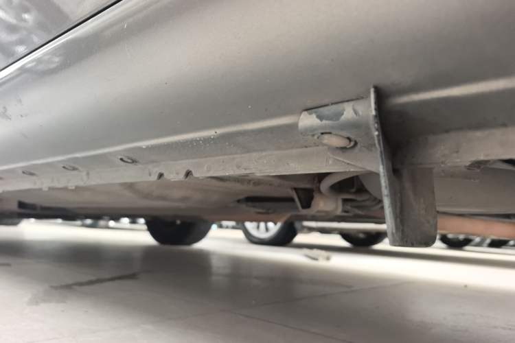 Used Nissan Sunny 2015 1.5XE CVT Comfort Edition Left Side Sill