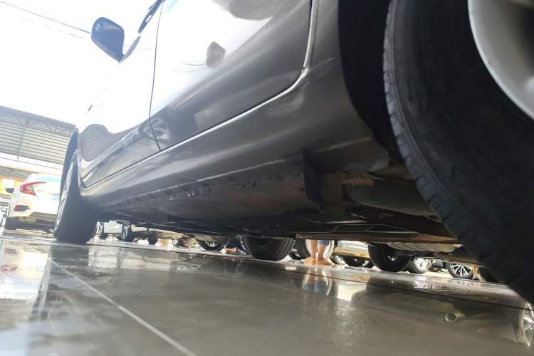 Used Nissan Sunny 2015 1.5XE CVT Comfort Edition Left Side Sill