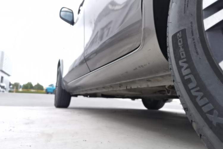 Used Nissan Sunny 2015 1.5XE Manual Comfort Edition Left Side Sill