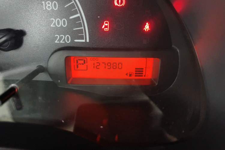 Used Nissan Sunny 2015 1.5XE CVT Comfort Edition Odometer Close Up