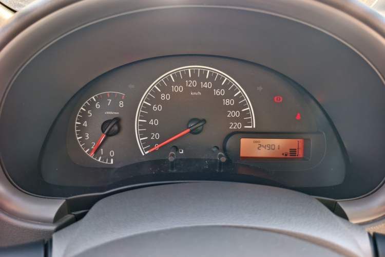 Used Nissan Sunny 2015 1.5XE Manual Comfort Edition Odometer Close Up