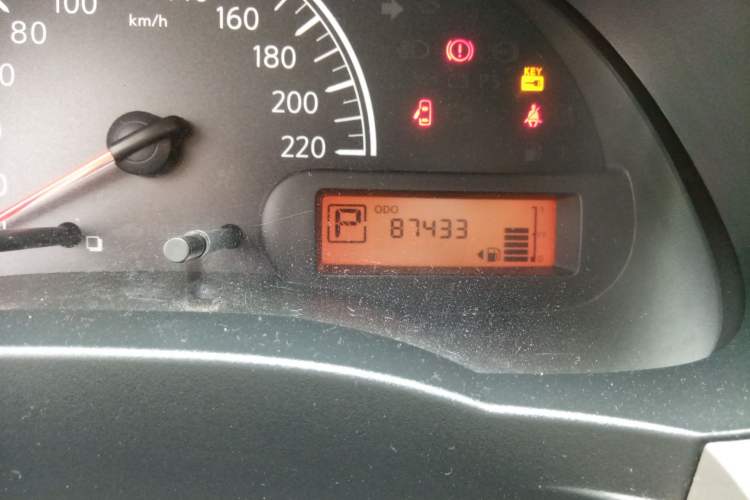 Used Nissan Sunny 2015 1.5XE CVT Master Edition Odometer Close Up