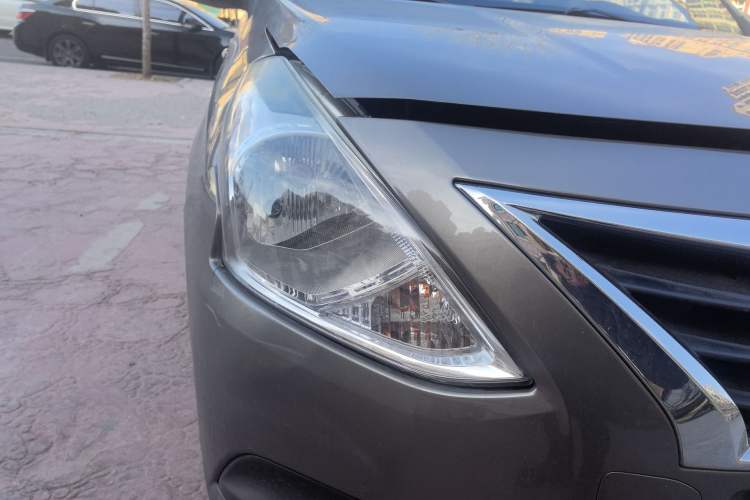 Used Nissan Sunny 2015 1.5XE Manual Comfort Edition Right Front Headlight