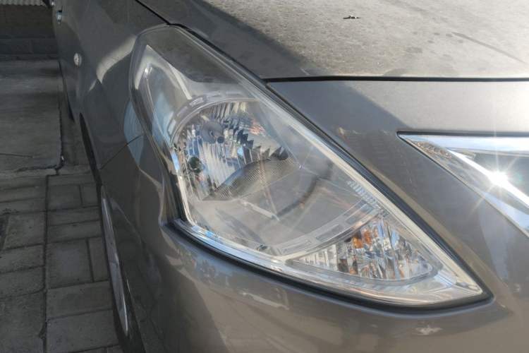Used Nissan Sunny 2015 1.5XE Manual Elite Edition Right Front Headlight