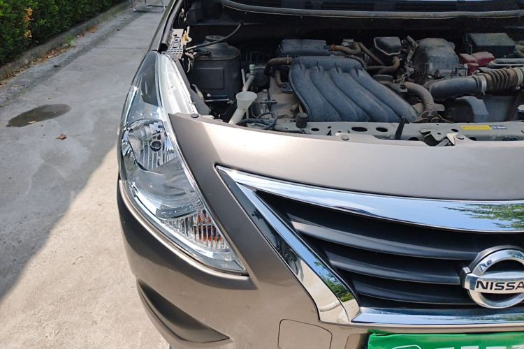 Used Nissan Sunny 2015 1.5XE Manual Comfort Edition Right Front Headlight