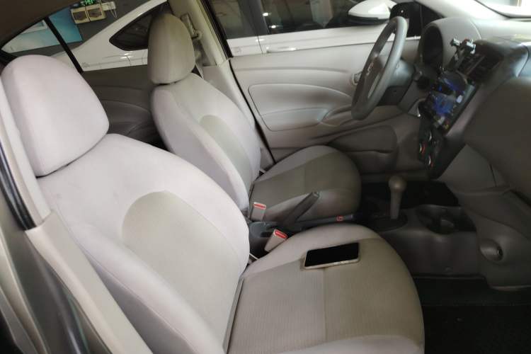Used Nissan Sunny 2015 1.5XE CVT Elite Edition Right Front Seat