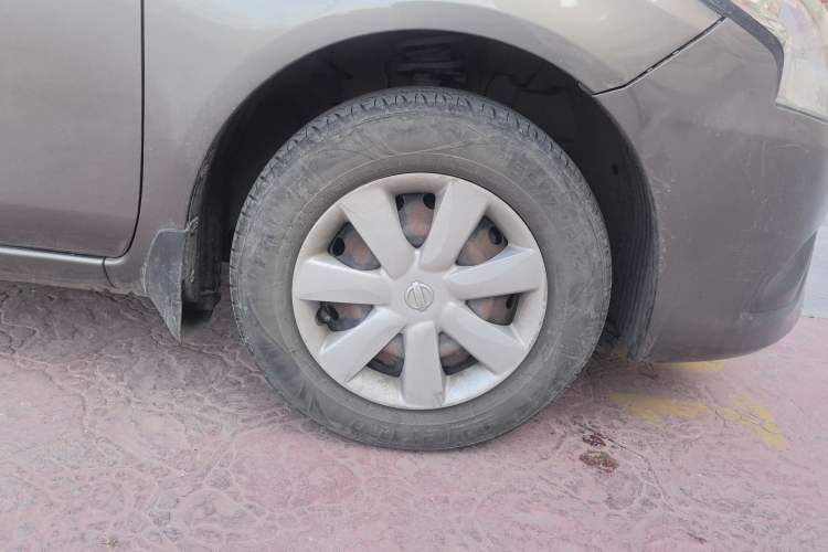 Used Nissan Sunny 2015 1.5XE Manual Comfort Edition Right Front Wheel Hub