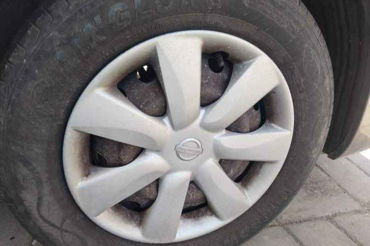 Used Nissan Sunny 2015 1.5XE Manual Elite Edition Right Front Wheel Hub