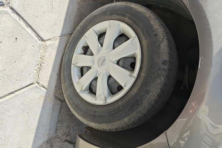 Used Nissan Sunny 2015 1.5XE CVT Comfort Edition Right Front Wheel Hub