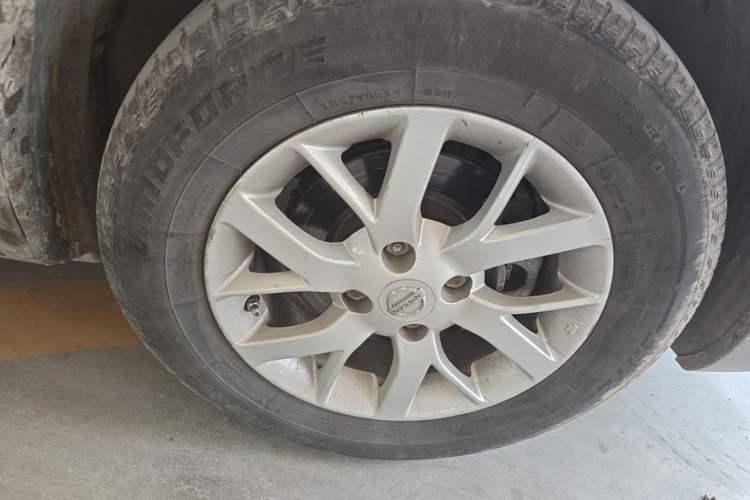 Used Nissan Sunny 2015 1.5XE CVT Master Edition Right Front Wheel Hub