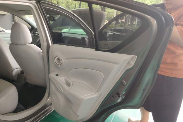 Used Nissan Sunny 2015 1.5XE CVT Elite Edition Right Rear Door Interior