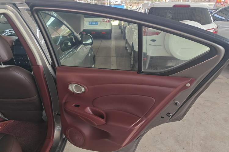 Used Nissan Sunny 2015 1.5XE Manual Comfort Edition Right Rear Door Interior