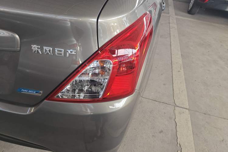 Used Nissan Sunny 2015 1.5XE Manual Comfort Edition Right Rear Taillight