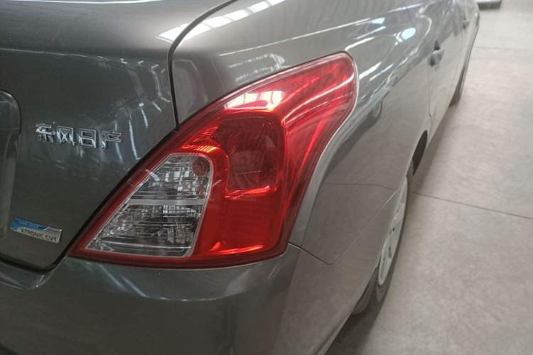 Used Nissan Sunny 2015 1.5XE CVT Comfort Edition Right Rear Taillight