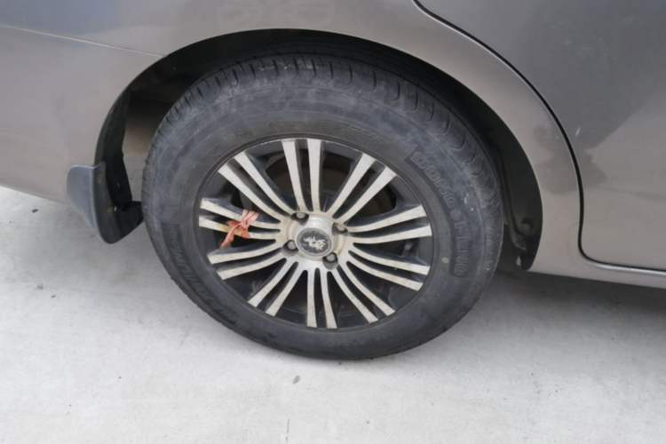 Used Nissan Sunny 2015 1.5XE Manual Comfort Edition Right Rear Wheel Hub