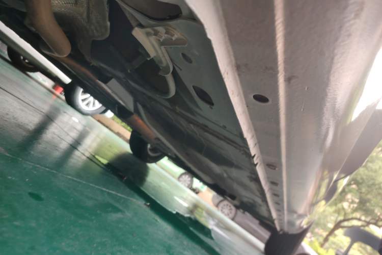 Used Nissan Sunny 2015 1.5XE CVT Elite Edition Right Side Sill
