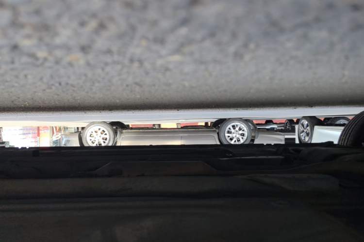 Used Nissan Sunny 2015 1.5XE Manual Comfort Edition Right Side Sill