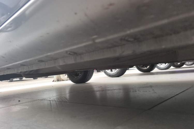 Used Nissan Sunny 2015 1.5XE CVT Comfort Edition Right Side Sill