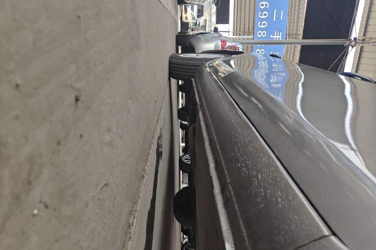 Used Nissan Sunny 2015 1.5XE Manual Comfort Edition Right Side Sill