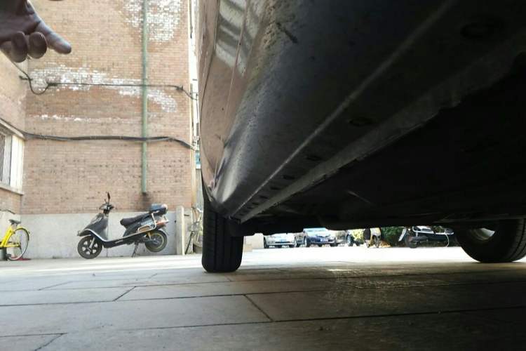 Used Nissan Sunny 2015 1.5XE CVT Comfort Edition Right Side Sill