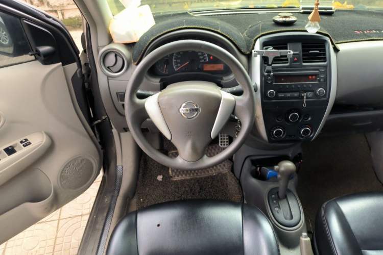 Used Nissan Sunny 2015 1.5XE CVT Comfort Edition Steering Wheel