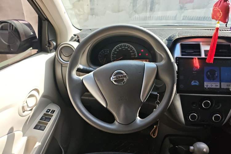 Used Nissan Sunny 2015 1.5XE CVT Comfort Edition Steering Wheel