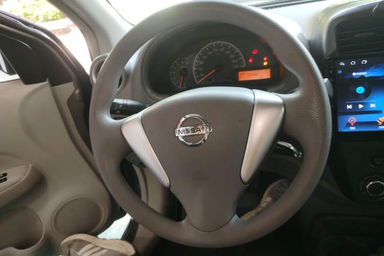 Used Nissan Sunny 2015 1.5XE CVT Elite Edition Steering Wheel