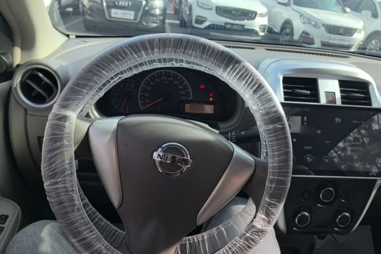 Used Nissan Sunny 2015 1.5XE Manual Comfort Edition Steering Wheel