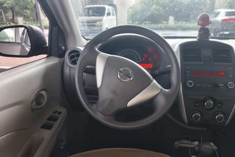 Used Nissan Sunny 2015 1.5XE CVT Comfort Edition Steering Wheel