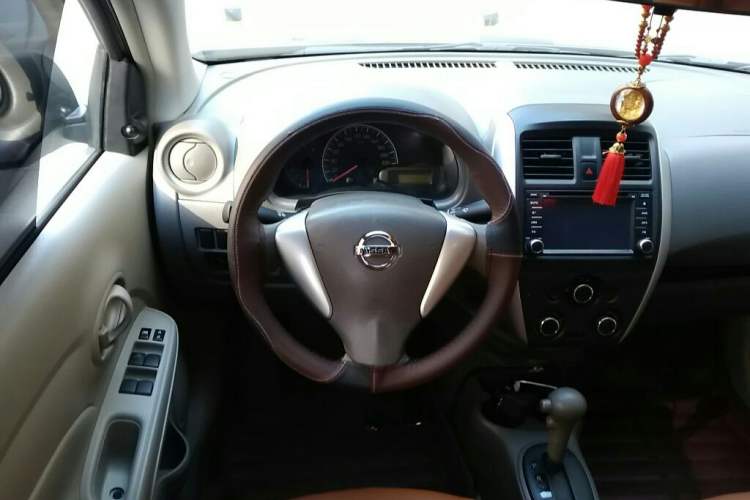 Used Nissan Sunny 2015 1.5XE CVT Comfort Edition Steering Wheel