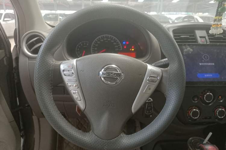Used Nissan Sunny 2015 1.5XE CVT Comfort Edition Steering Wheel