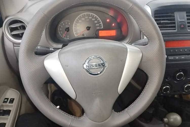 Used Nissan Sunny 2015 1.5XE CVT Comfort Edition Steering Wheel