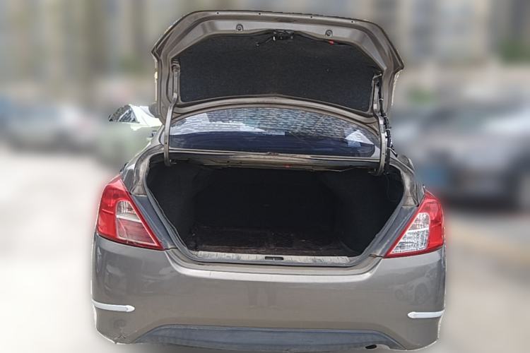 Used Nissan Sunny 2015 1.5XE Manual Comfort Edition Trunk