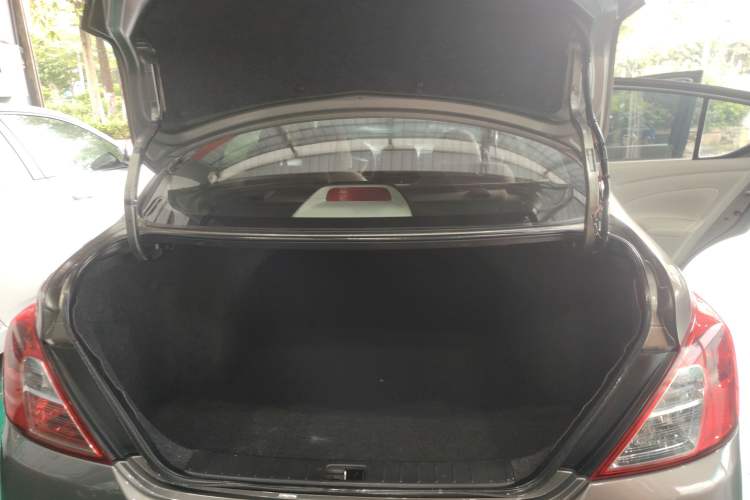 Used Nissan Sunny 2015 1.5XE CVT Elite Edition Trunk
